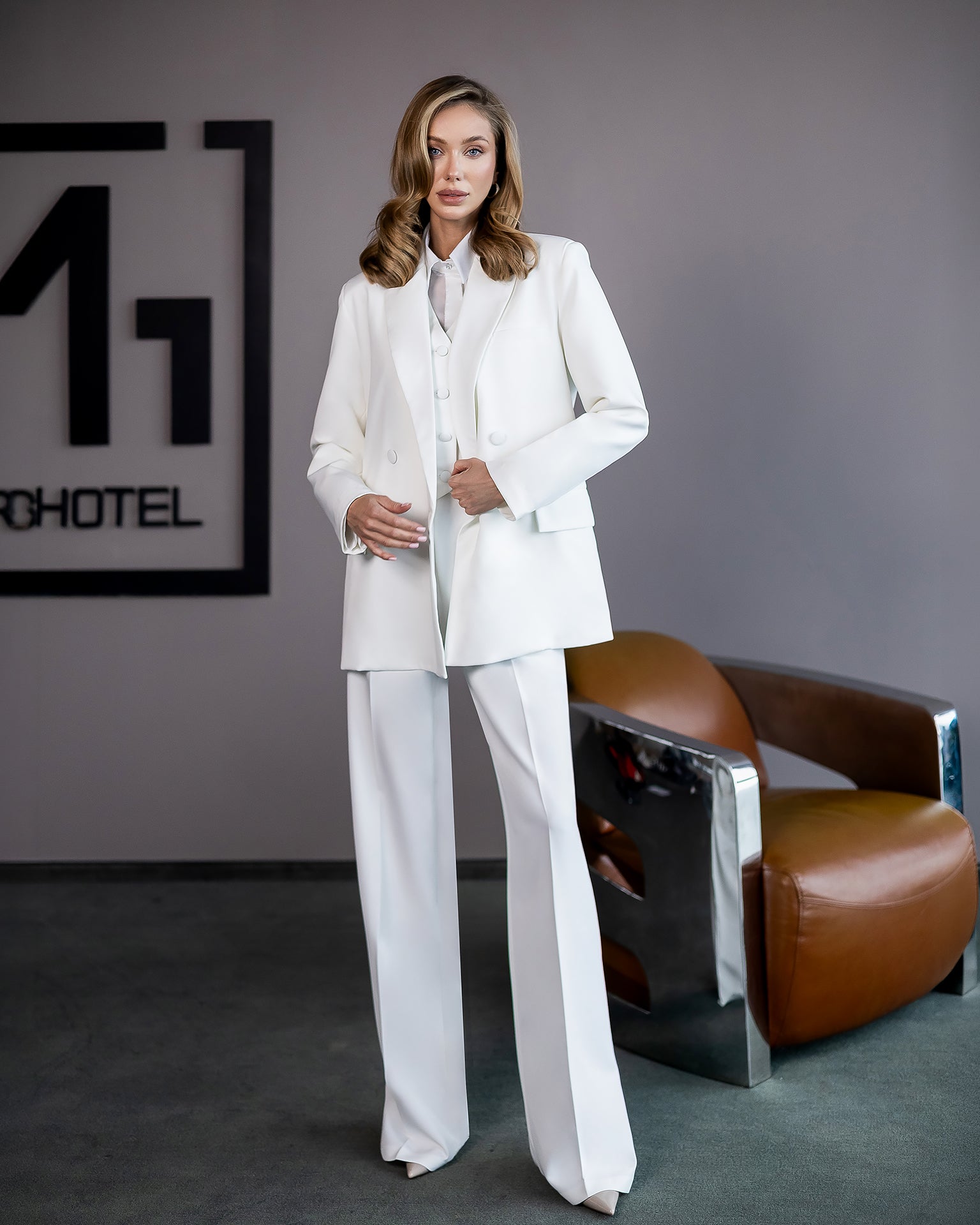 Mara Suit - White