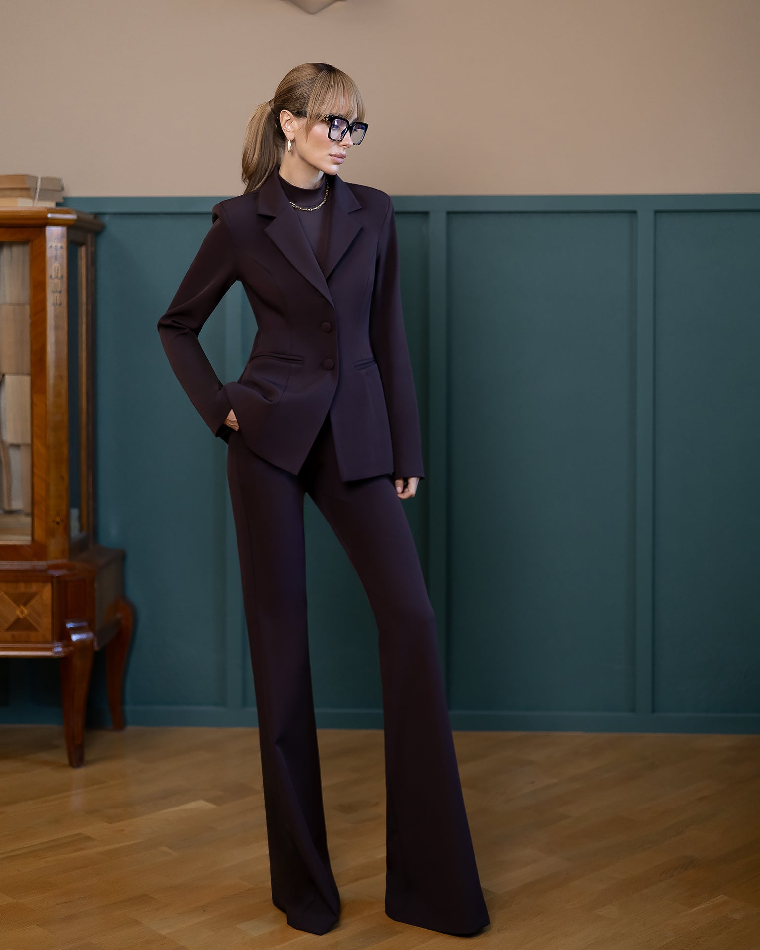 Renée Suit — Dark Brown