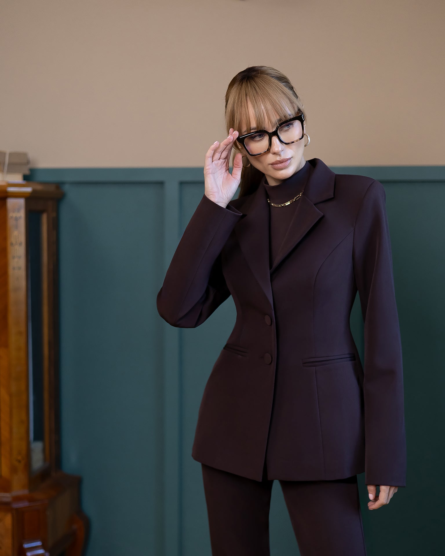 Renée Suit — Dark Brown